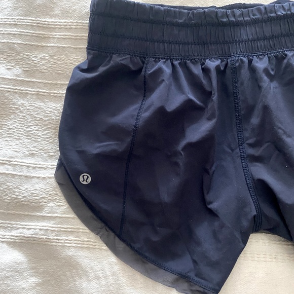 Lululemon jogging shorts - Picture 2 of 3